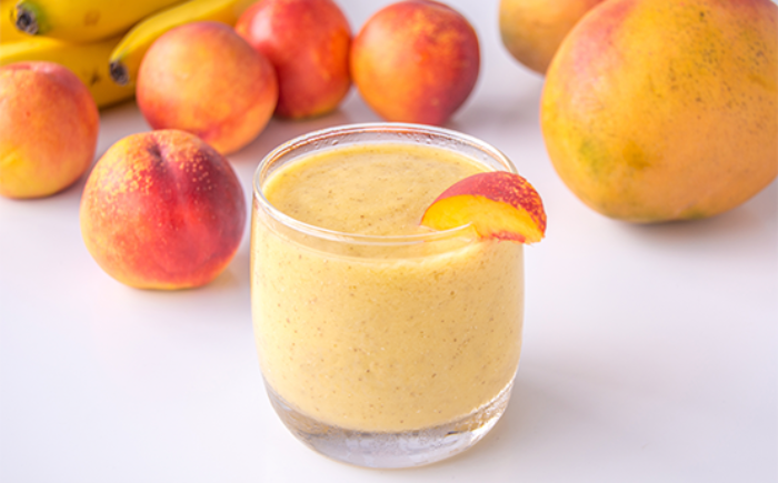 Batido de bebida de soja Vivesoy con mango y melocotón