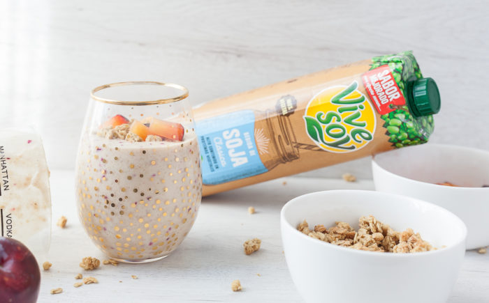 Batido de bebida de soja Vivesoy con ciruela y cereales