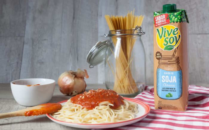 Espaguetis boloñesa con Vivesoy