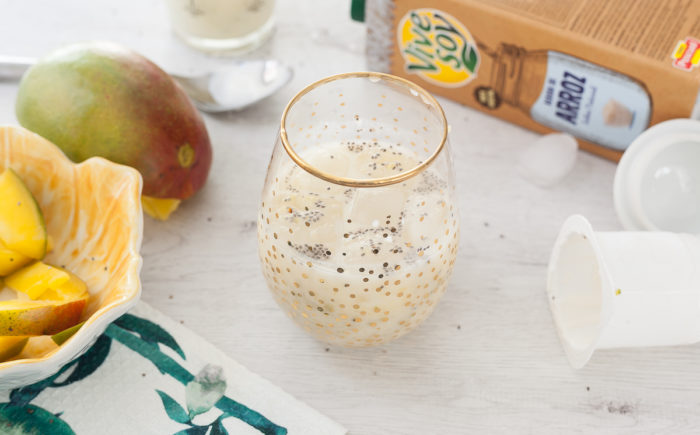 Smoothie ‘ponte tropical’ de mango y bebida de avena Vivesoy