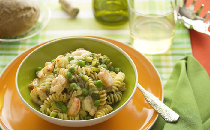 Fusilli con gambas y bebida de soja Vivesoy