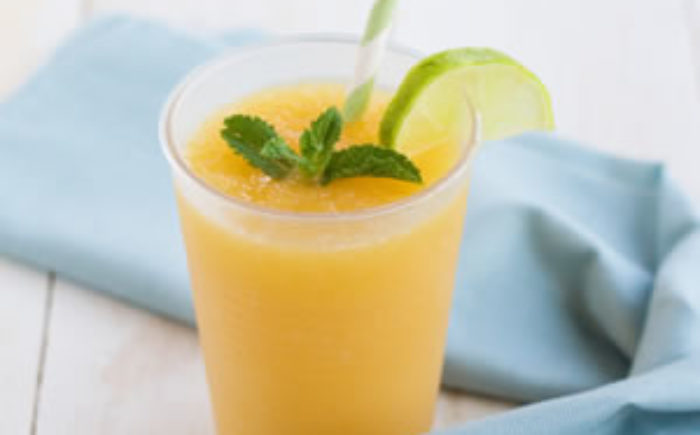 Granizado de bebida de soja Vivesoy de mango y papaya