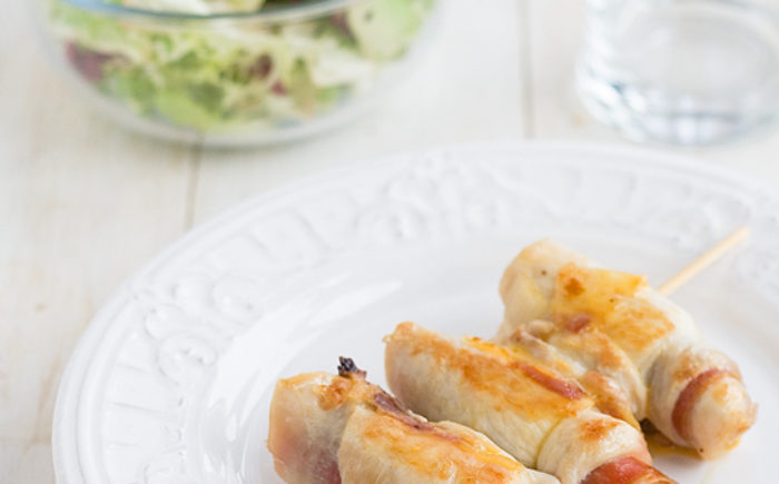 Rollitos de pavo y jamón con salsa de papaya y mango Vivesoy